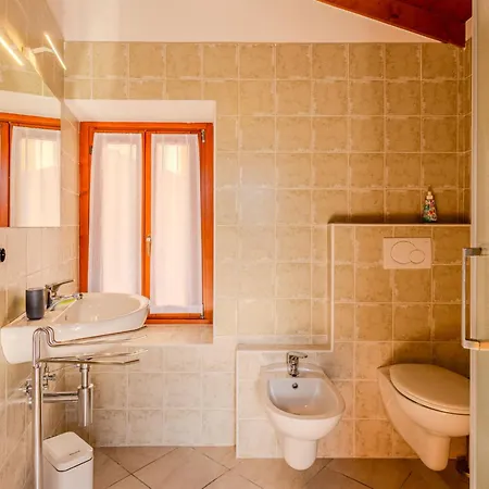 Stone House By Interhome Casa vacanze Gera Lario